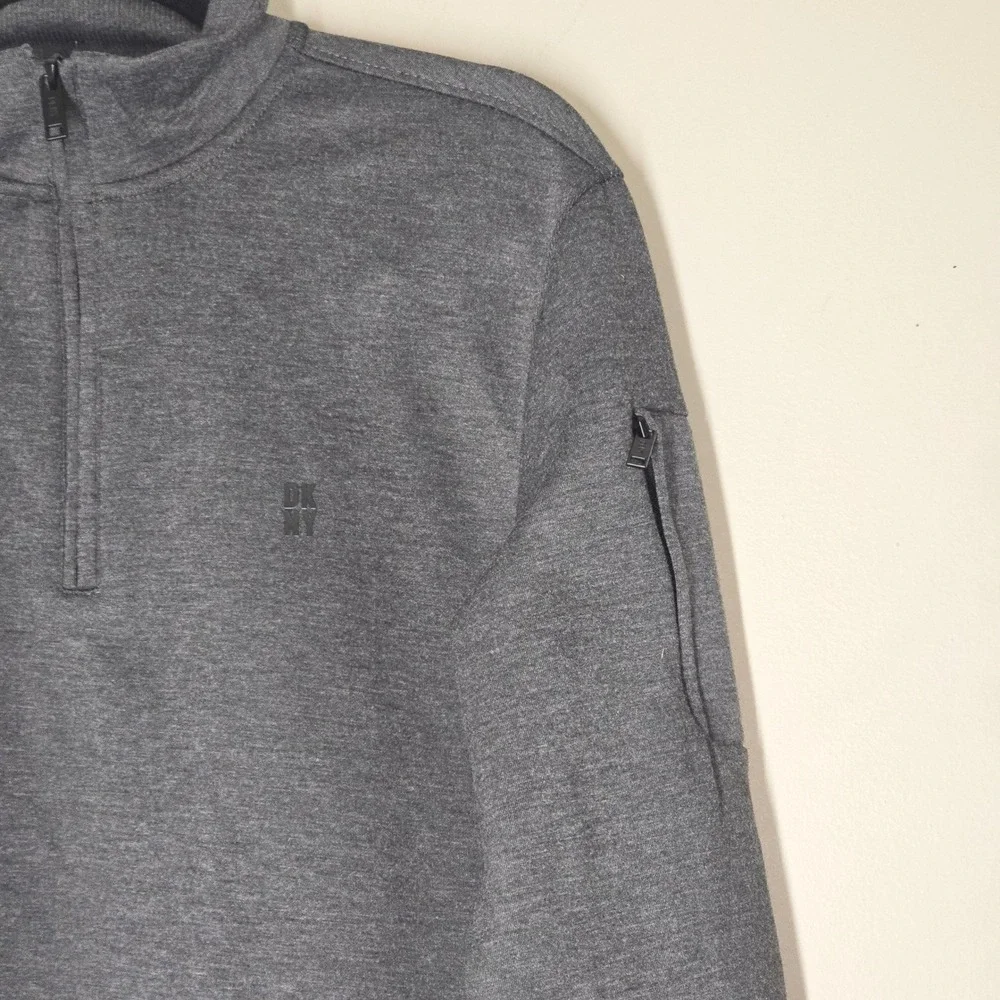 DKNY Quarter Zip Pullover Gray Stretch Comfort Modern Minimalist‎ M Normcore NWT